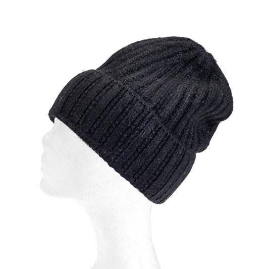 Women's knitted hat with rips